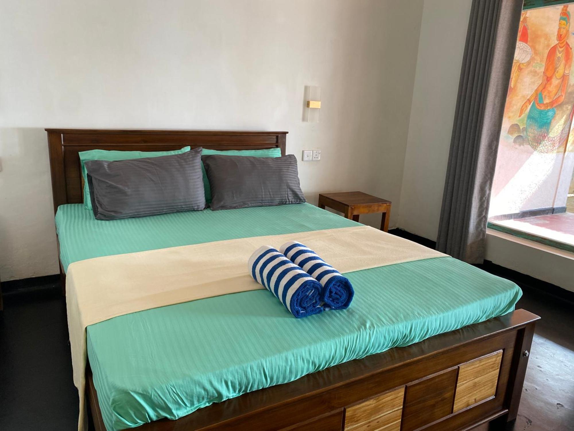 Sapphire Blue Hotel Hikkaduwa Buitenkant foto