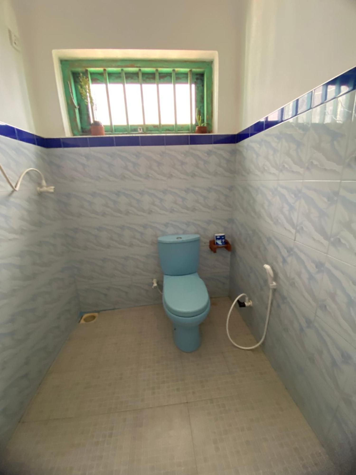 Sapphire Blue Hotel Hikkaduwa Buitenkant foto